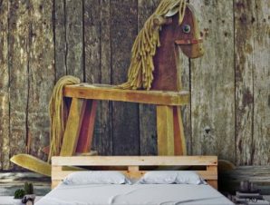 Παλιό ξύλινο αλογάκι Vintage Ταπετσαρίες Τοίχου 100 x 100 εκ.